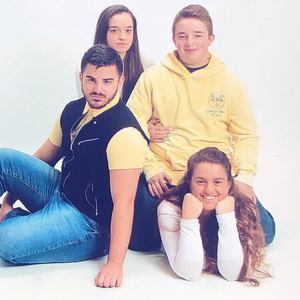 Meet your Posher, Symeja